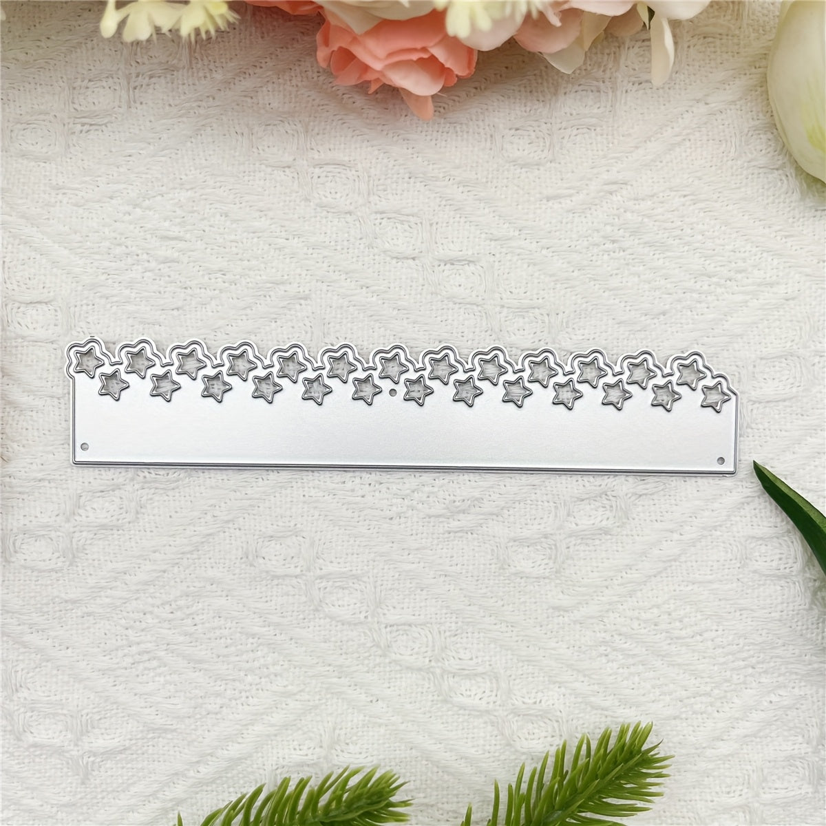1pc Elegant Star Lace Metal Die Cut Stencil - Ideal for Scrapbooking, Greeting Cards, Photo Albums & Craft Decor, Wedding Stationery | Decorative Star Pattern | Durable Metal Die Cut, Star Decor