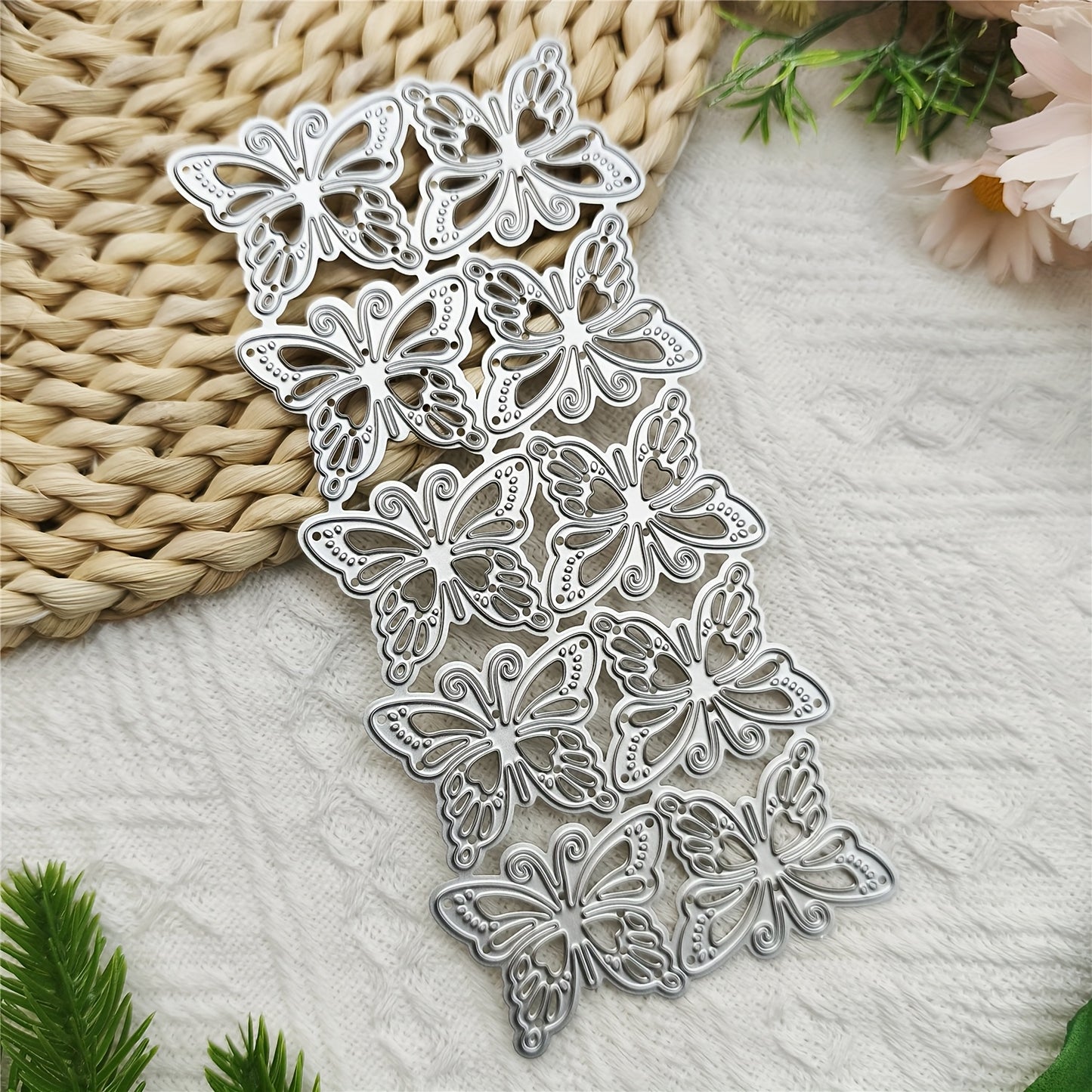 1pc Elegant Metal Butterfly Die-Cut Stencil for Scrapbooking & Card Making - Assorted Floral & Geometric Designs, Perfect for DIY Crafts, Albums, and Cards, Durable Metallic Finish, Intricate Butterfly Designs, Butterfly Decor