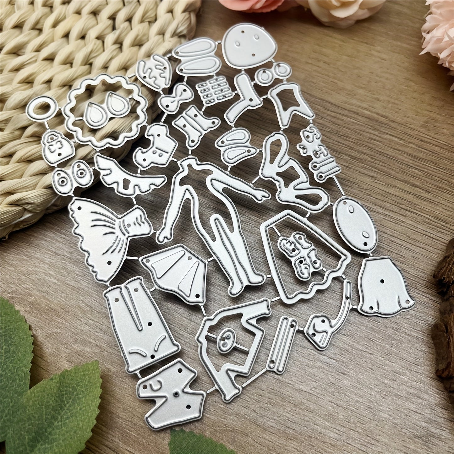 1pc Creative Fun Cute Various Animal Head Human Body Metal Cutting Dies, Cut Dies for Card Making for Scrapbooking Paper Decoration Journal Card Greeting card Wedding Craft Decor Stencils DIY Scrapbooking Cards Decorative Embossing Paper Dies