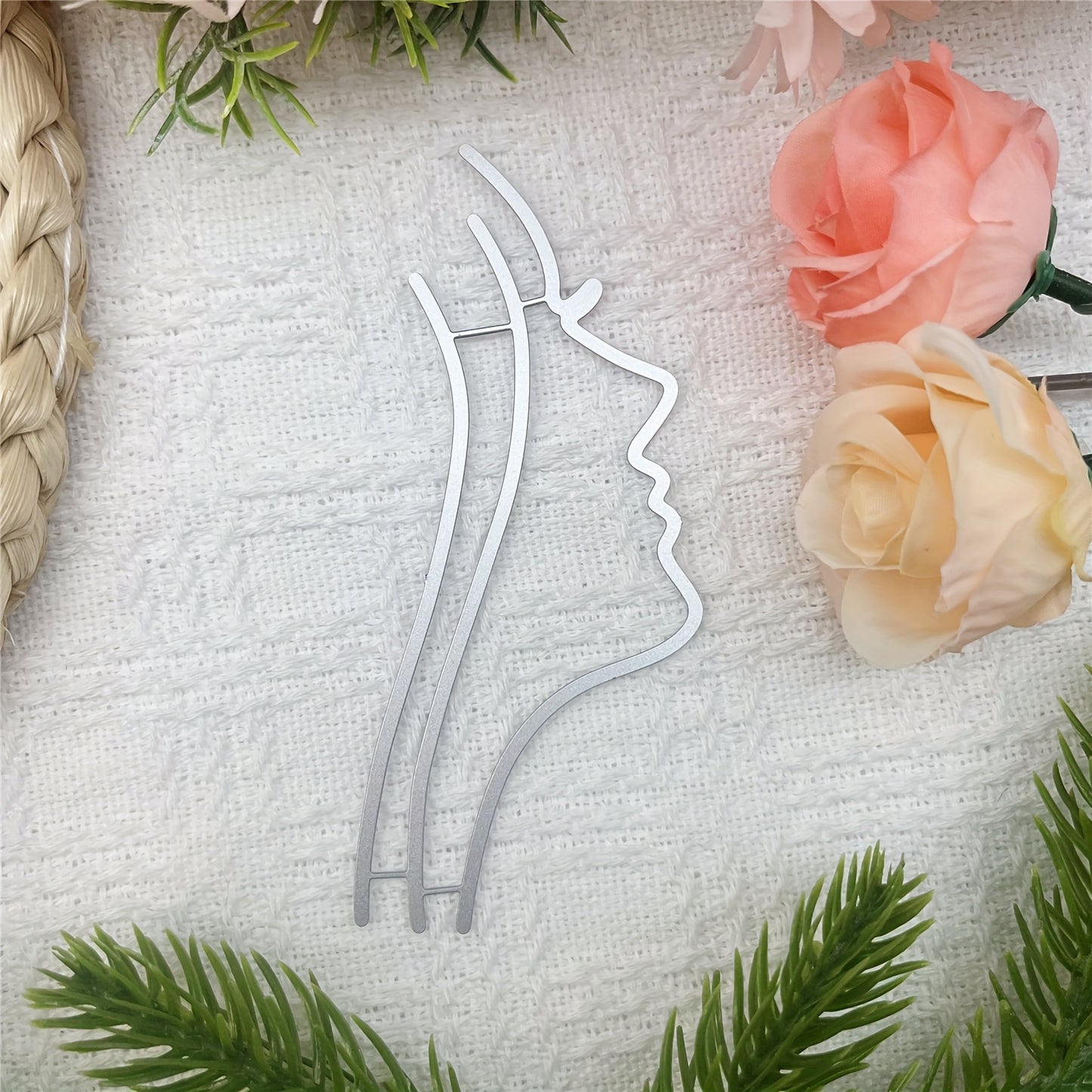 Mother's Day 1pc HAPPY MOTHER's DAY Female Face MOM Wave Border Flower Beautiful Layers Words Title Metal Cutting Dies for Scrapbooking and Crafting