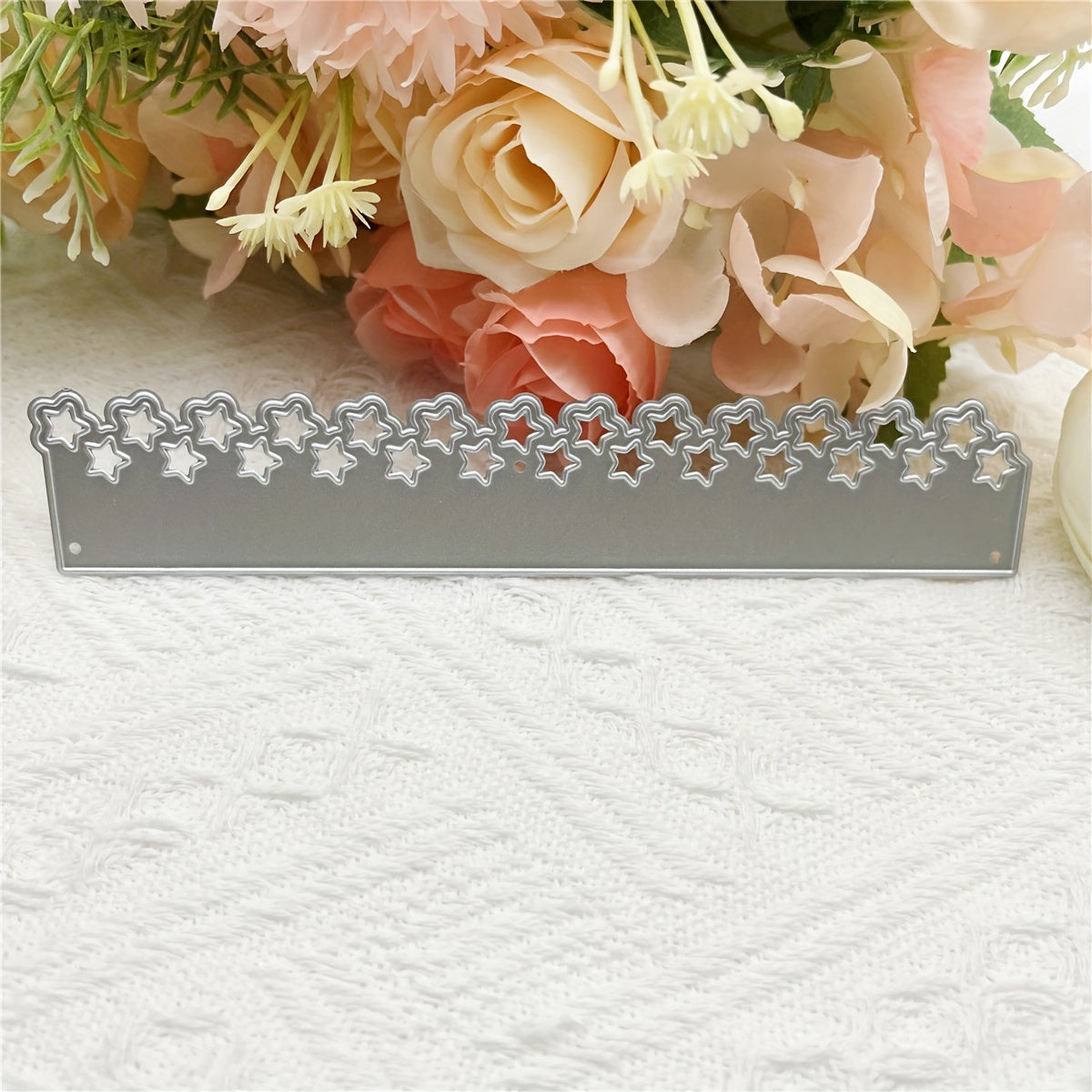 1pc Elegant Star Lace Metal Die Cut Stencil - Ideal for Scrapbooking, Greeting Cards, Photo Albums & Craft Decor, Wedding Stationery | Decorative Star Pattern | Durable Metal Die Cut, Star Decor
