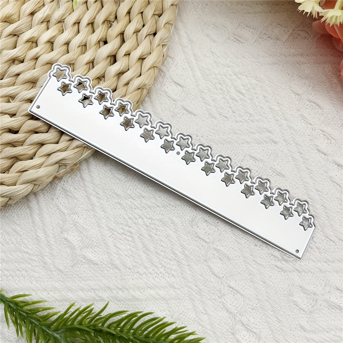 1pc Elegant Star Lace Metal Die Cut Stencil - Ideal for Scrapbooking, Greeting Cards, Photo Albums & Craft Decor, Wedding Stationery | Decorative Star Pattern | Durable Metal Die Cut, Star Decor