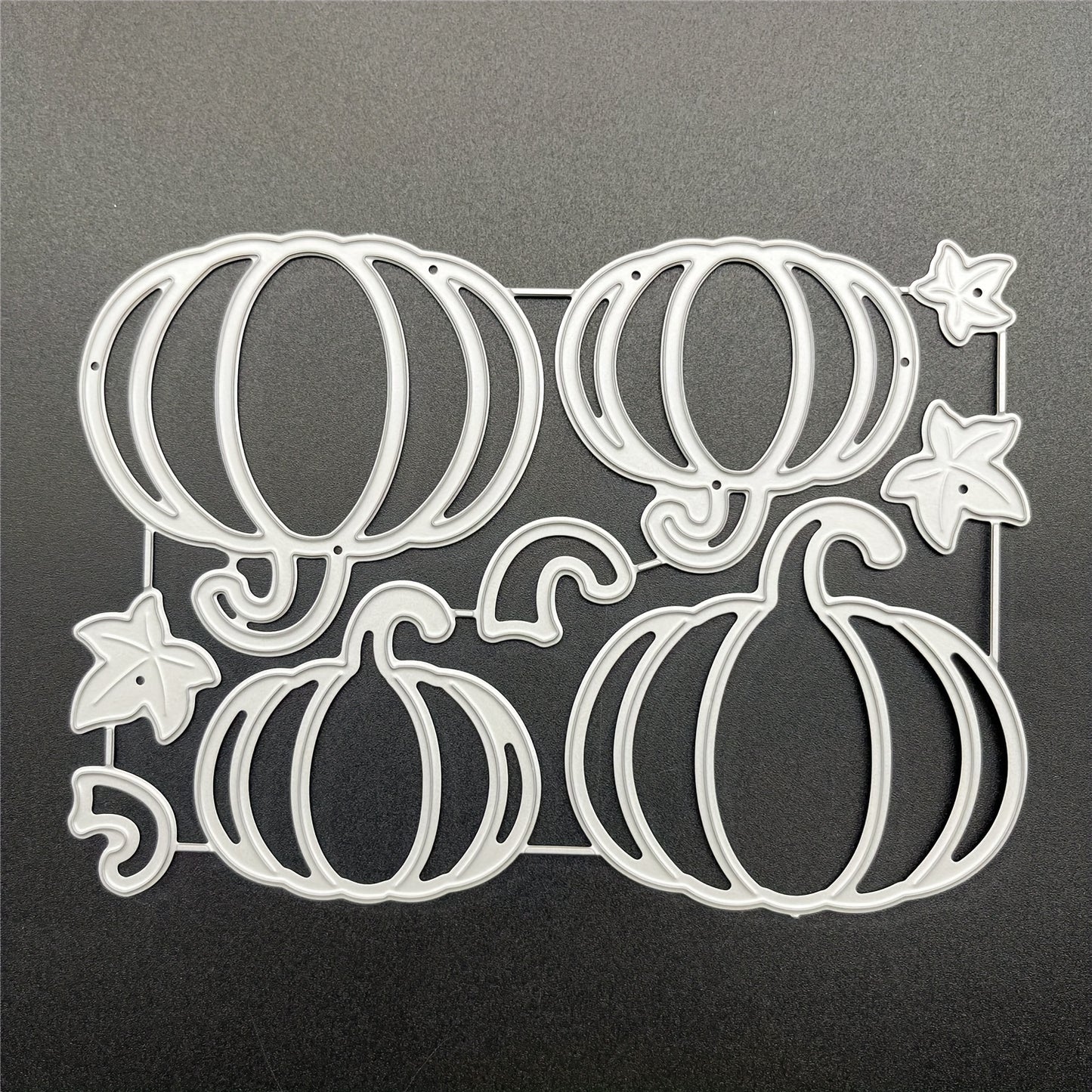 Autumn Thanksgiving 1pc Creative Fall Harvest Pumpkins Metal Cutting Dies, Cut Dies for Card Making, Scrapbooking Paper Decoration, Journal Card Greeting Card Wedding Craft Decor Stencils DIY Scrapbooking Cards Decorative Embossing Paper Dies
