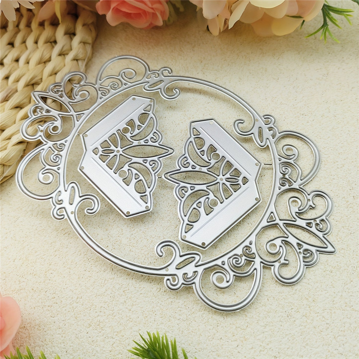 Spring/Summer Wedding Season 1pc Round Lace Edge Wave Flower Metal Cutting Dies for DIY Scrapbooking, Wedding Decoration and Embossing Paper Craft